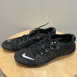 Women’s Sz 6 Black Nike Training 1.0 Cross Bionic